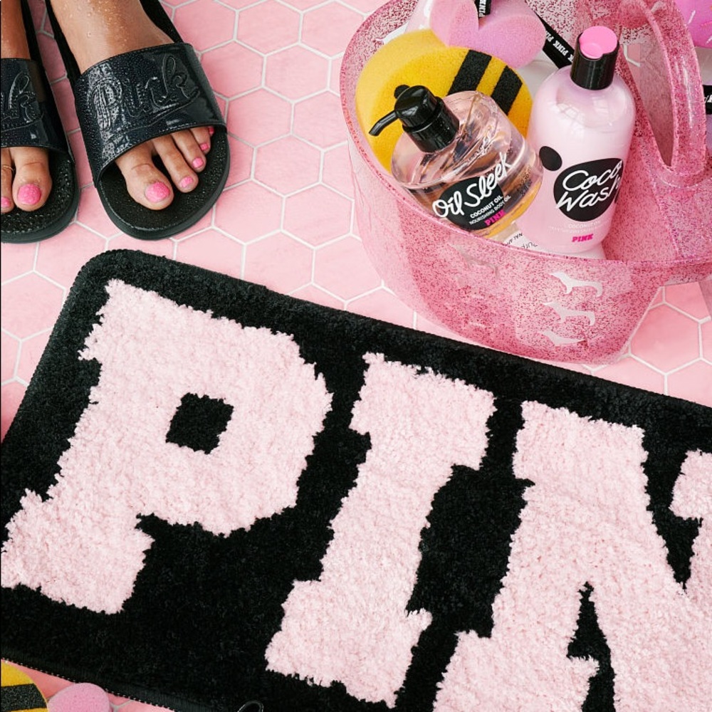 💕VS PINK LOGO BATH MAT - Picture 2 of 5